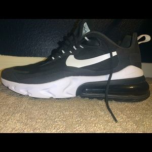 Nike 270 React Black and White